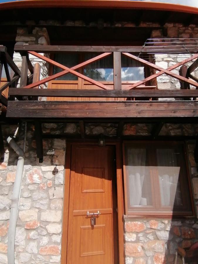 Traditional Stone Cottage In Palio Elatohori 外观 照片